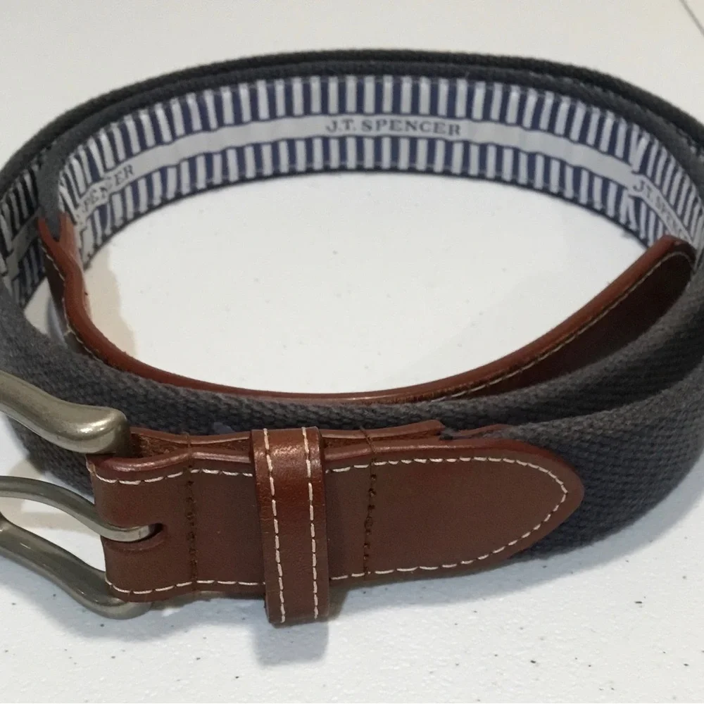 Men's Grey Woven Belt  with Golf Clubs and has Brown Leather Trim
